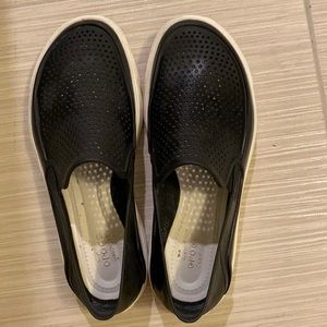 Crocs flats